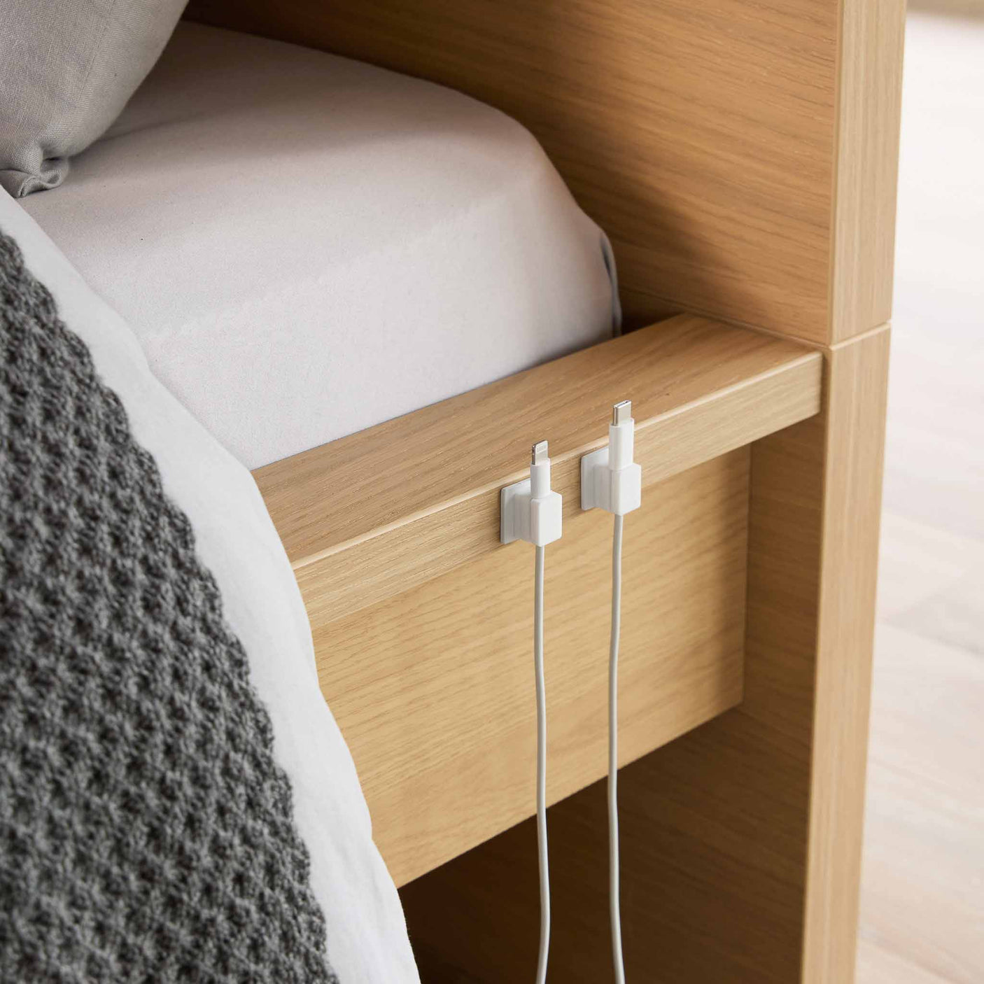 • magnetisk kabelholder