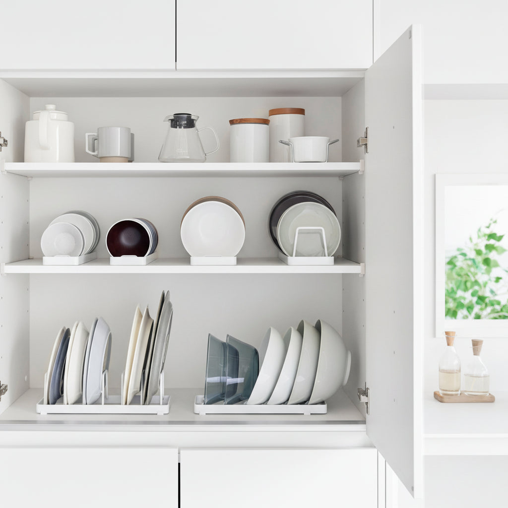 Tallerkenstativ hvit