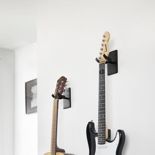 Vegghengt gitarholder sort - Lindas Dekor