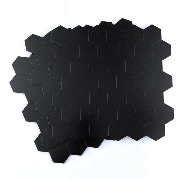 Vareprøve: Hexagon sort matt selvklebende veggfliser - Lindas Dekor