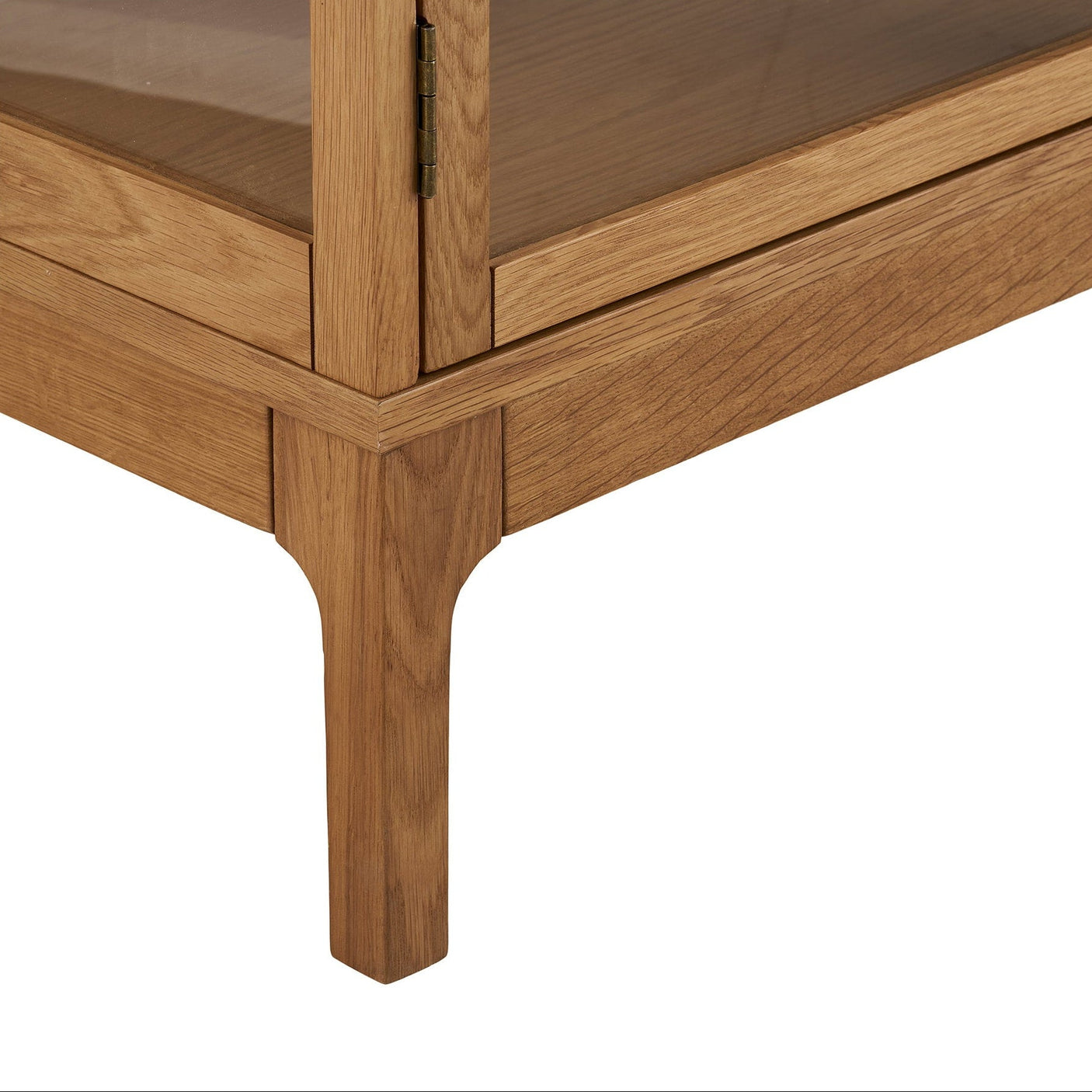 Zamora skjenk i eik med glassdører – vis frem servise og pynt