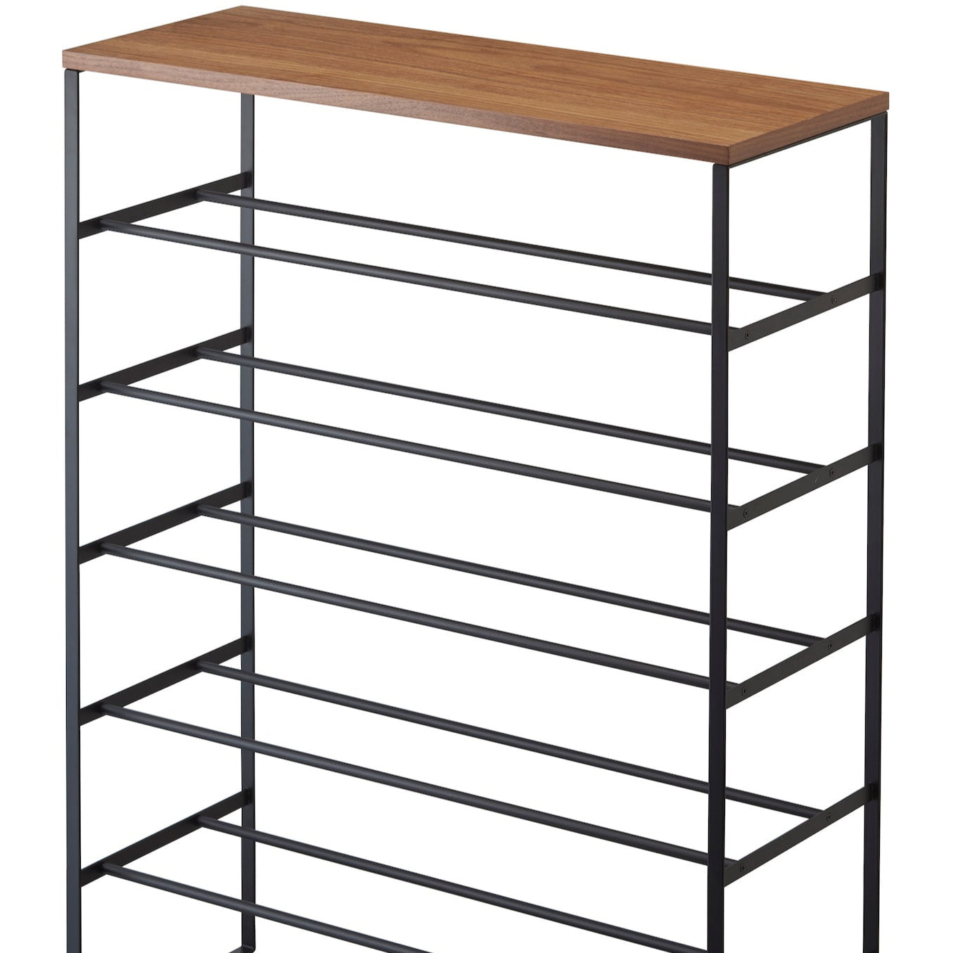 Praktisk skohylle med flere nivåer for optimal lagring.