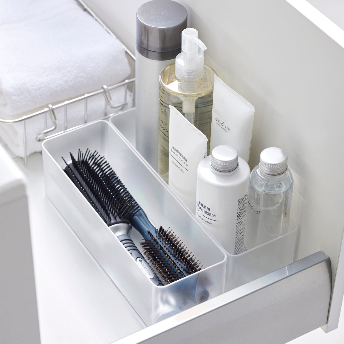 Egner seg til kjøkken, bad, kontor og garderobe.