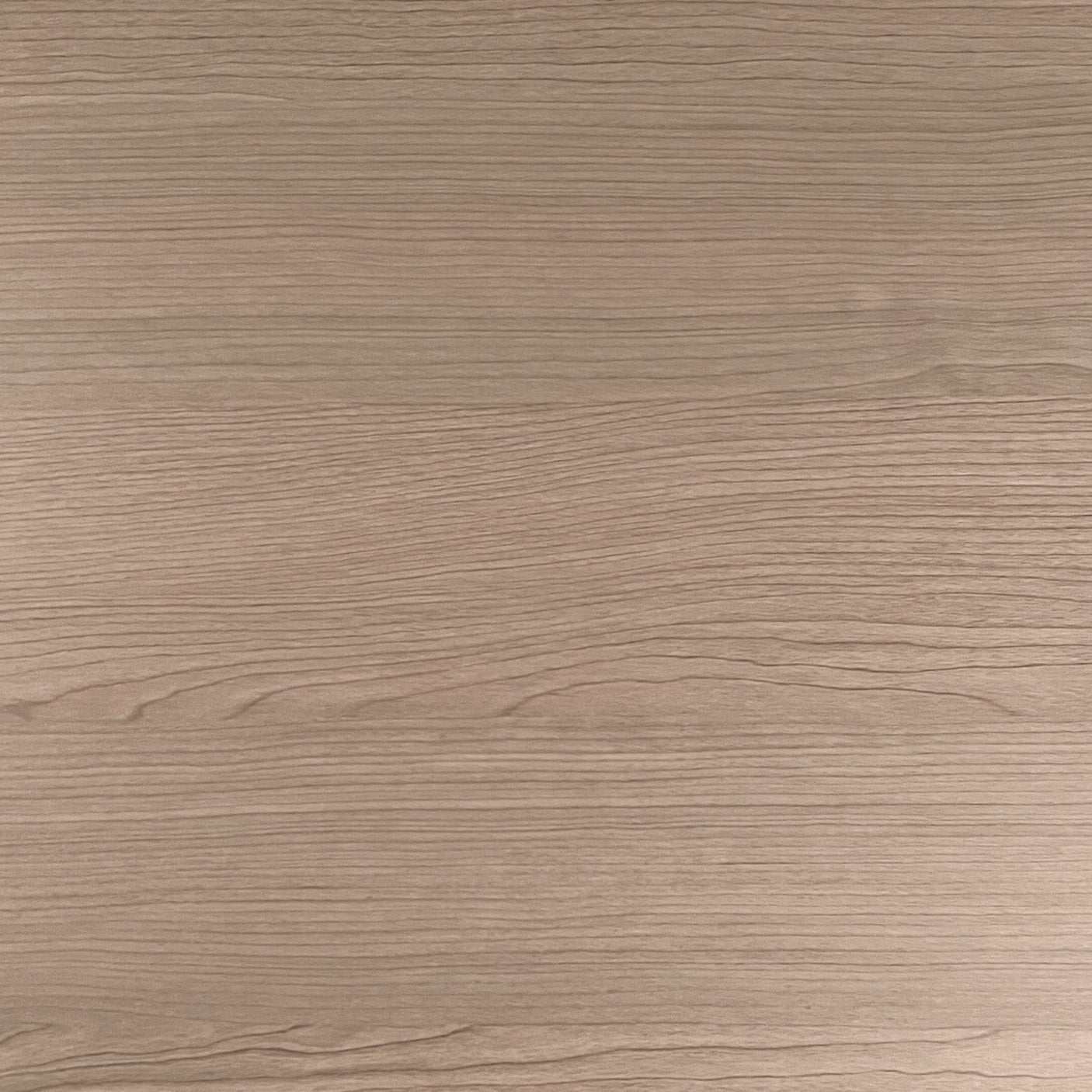 Selvklebende folie med realistisk tretekstur.