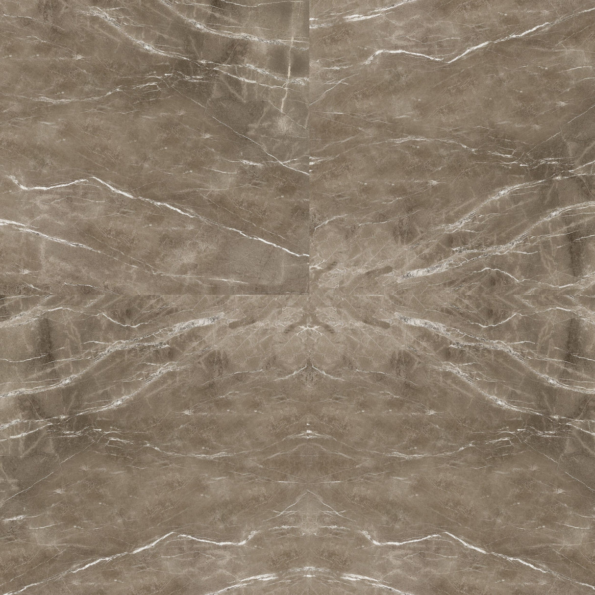 Vareprøve av Havana selvklebende flis med brun marmorfinish og lyse åremønstre.