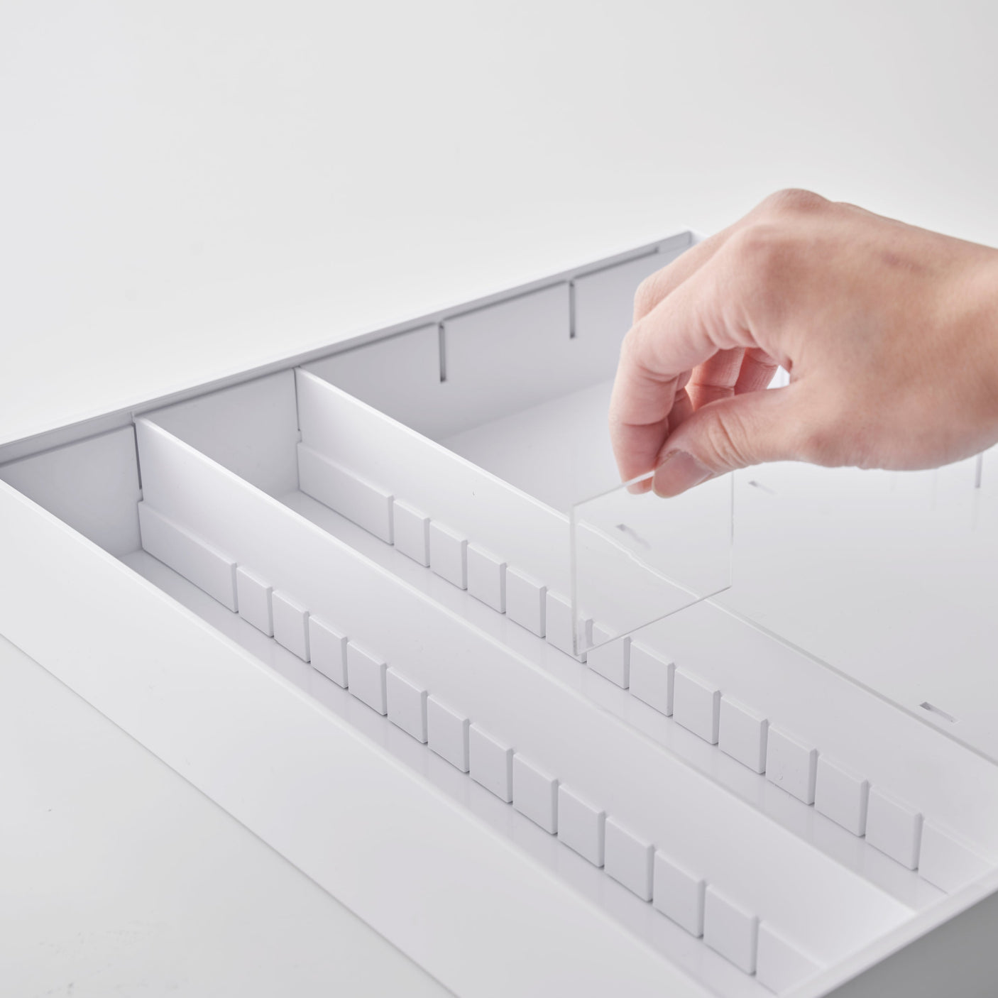 Ryddig og funksjonell oppbevaringsløsning til bestikk.