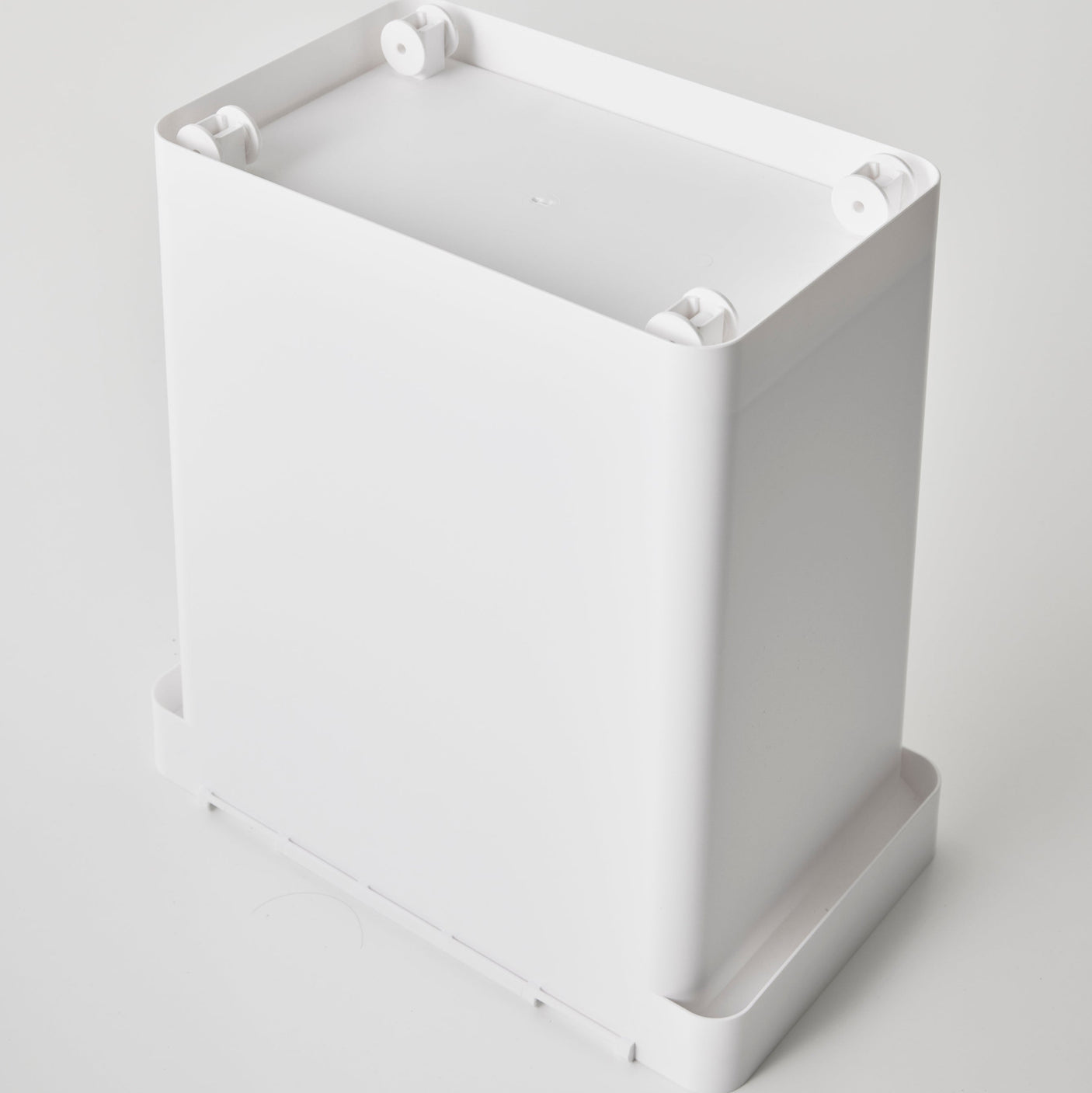 Passer perfekt i skap, på kjøkkenet eller vaskerommet.