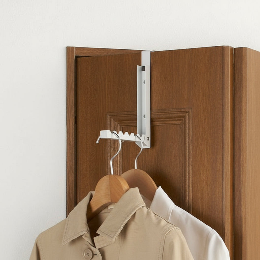 Praktisk opphengsløsning for små garderober og vaskerom.