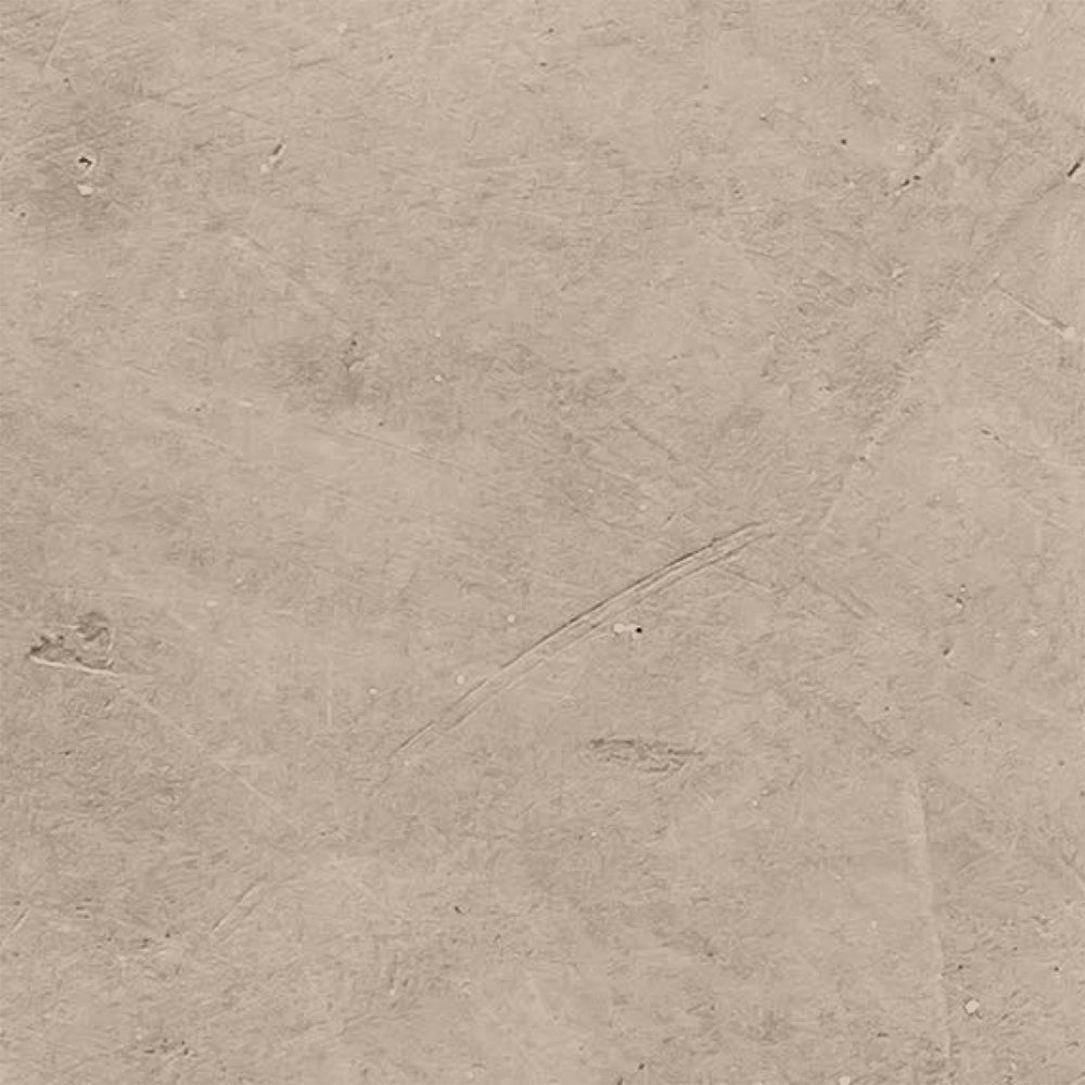 Montering av beige selvklebende fliser på glatt underlag er lett