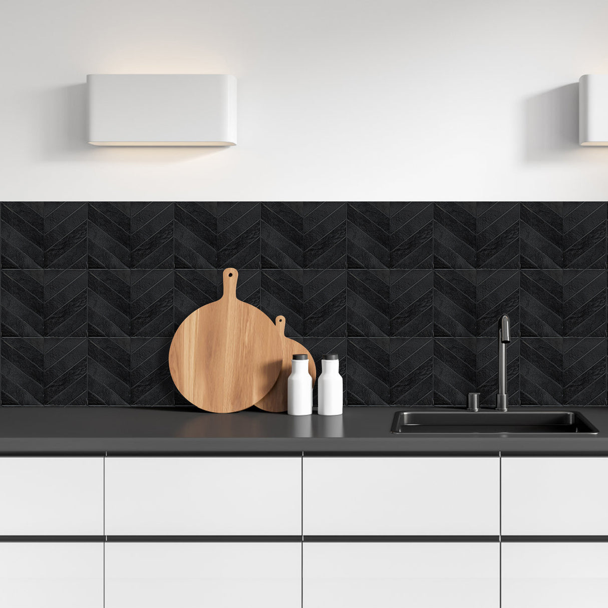 Festes direkte på glatte overflater uten behov for lim eller fugemasse.