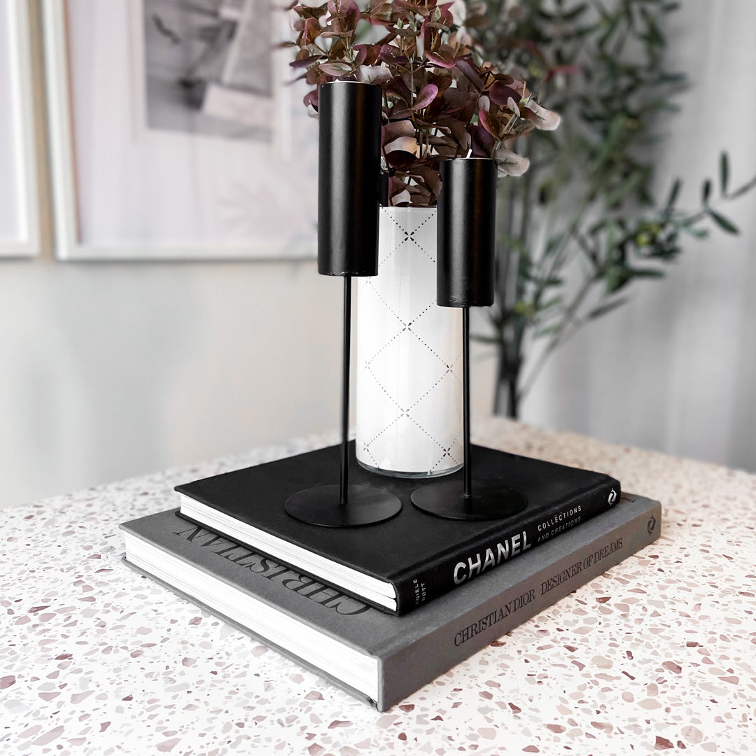 Premium Granitt kontaktplast tekstur i makro, lys granittmønster med naturlig variasjon i partikler