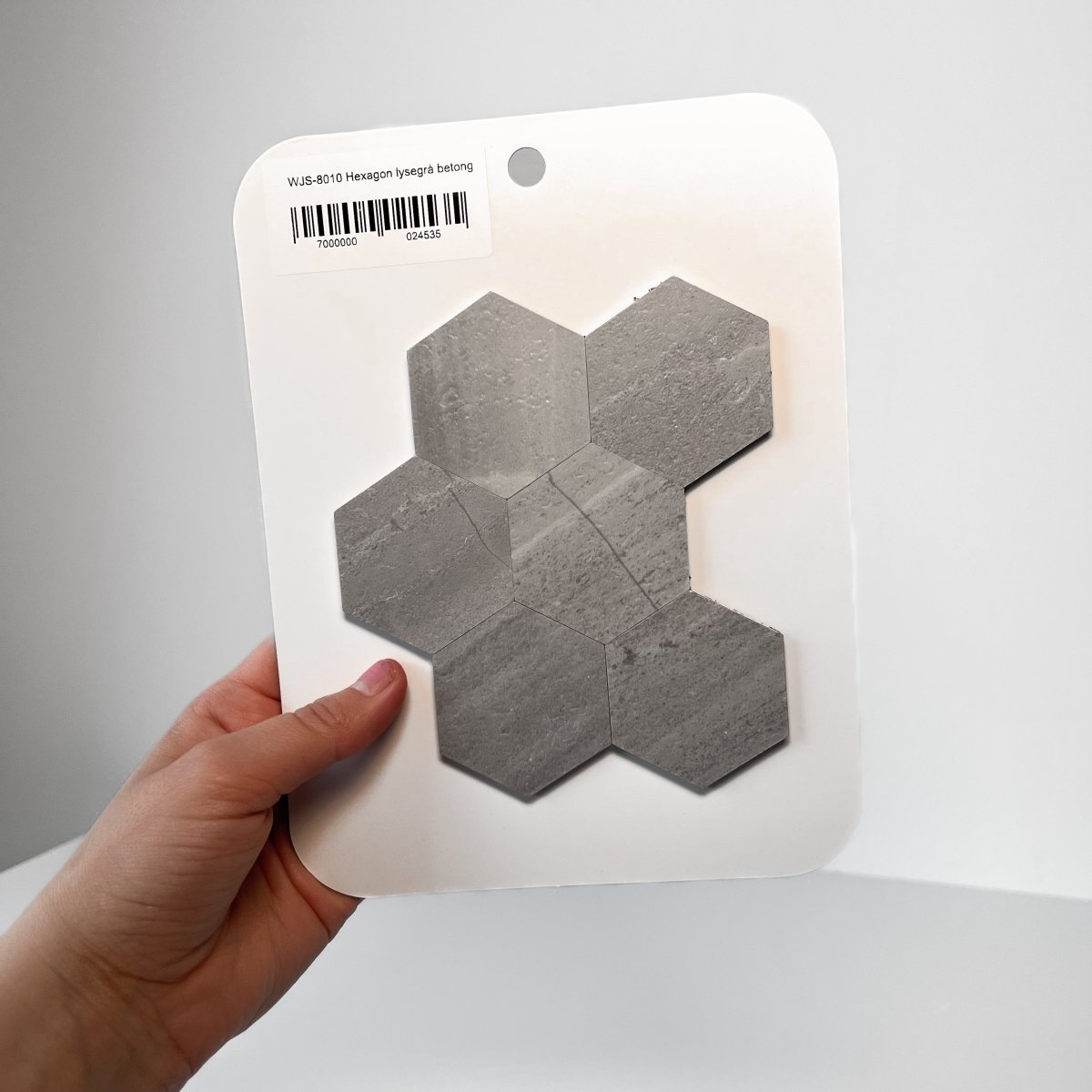 Vareprøve: Hexagon lysegrå betong selvklebende veggfliser - Lindas Dekor
