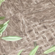 Havana selvklebende fliser med brun marmorfinish og naturlige åremønstre i lyse toner – perfekt til kjøkken og bad.