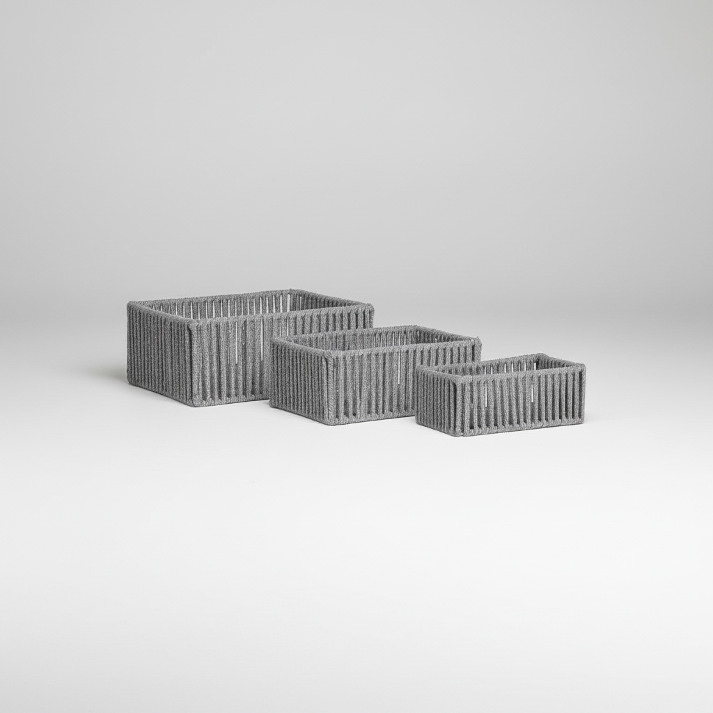 Tre Arese kurver i grå bomull med metallramme – sett á 3 stk oppbevaringskurver