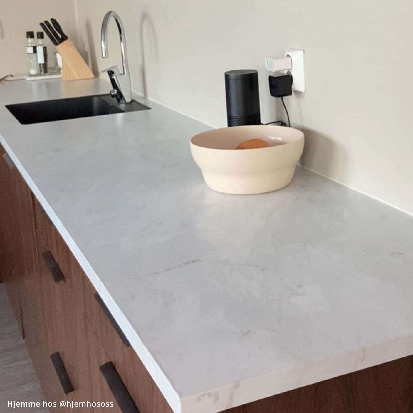 Walnut deep og marmor kjøkkenkit