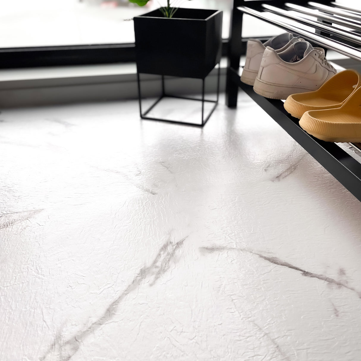 Vareprøve: Marmor hvit selvklebende gulvfliser