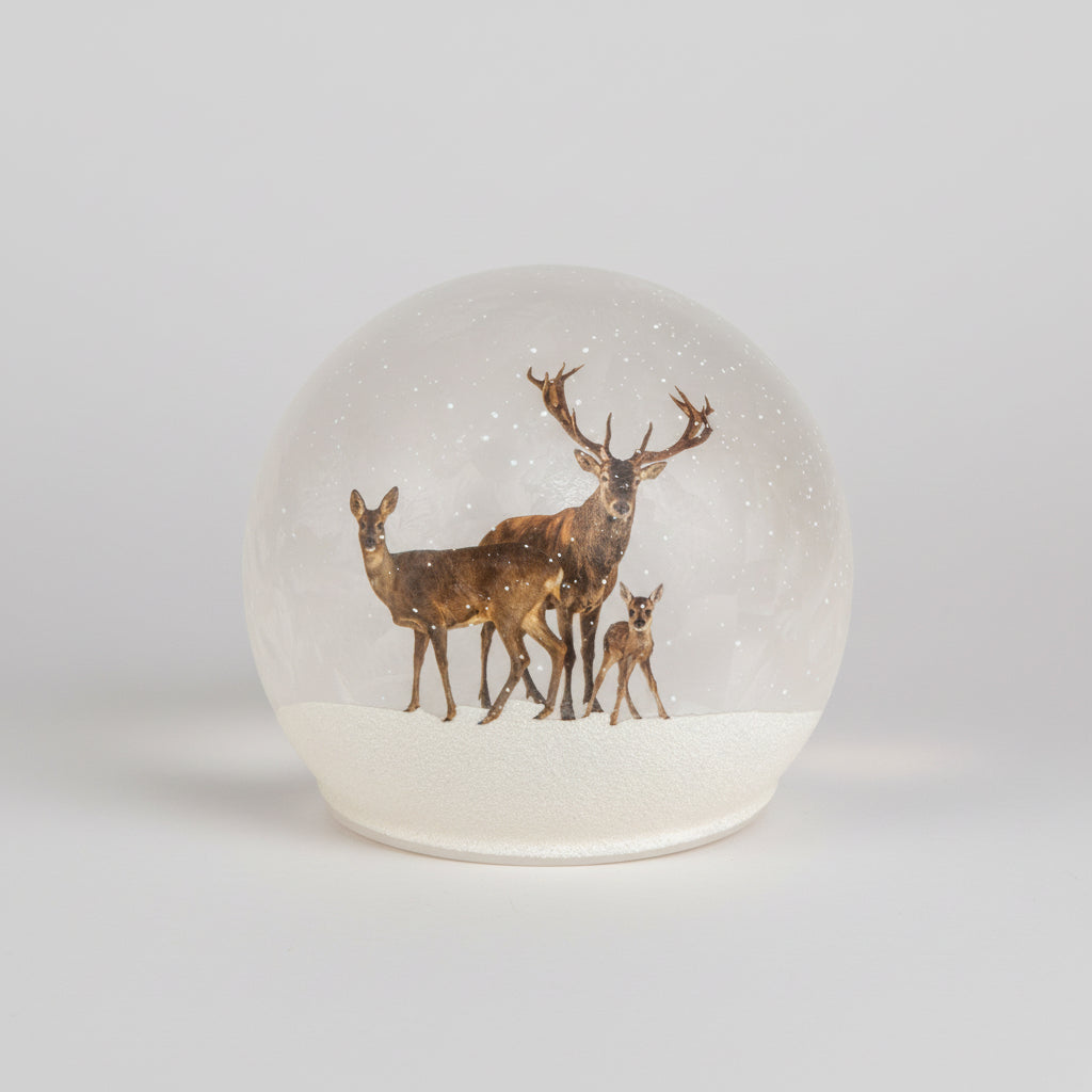 Glasslykt med LED-lys og hjortefamilie, 12 cm – dekorativ julepynt med vintermotiv.