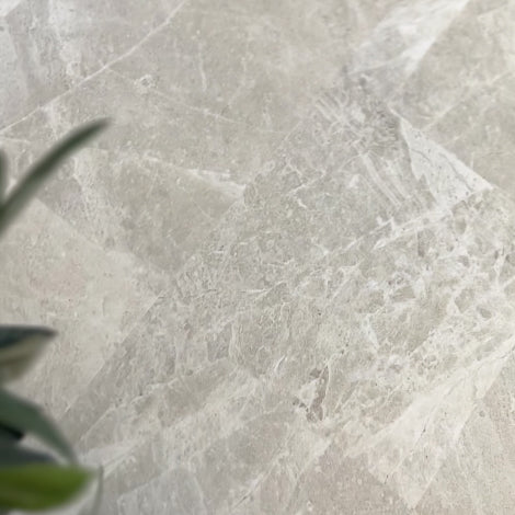 Vareprøve: Kalk beige selvklebende fliser