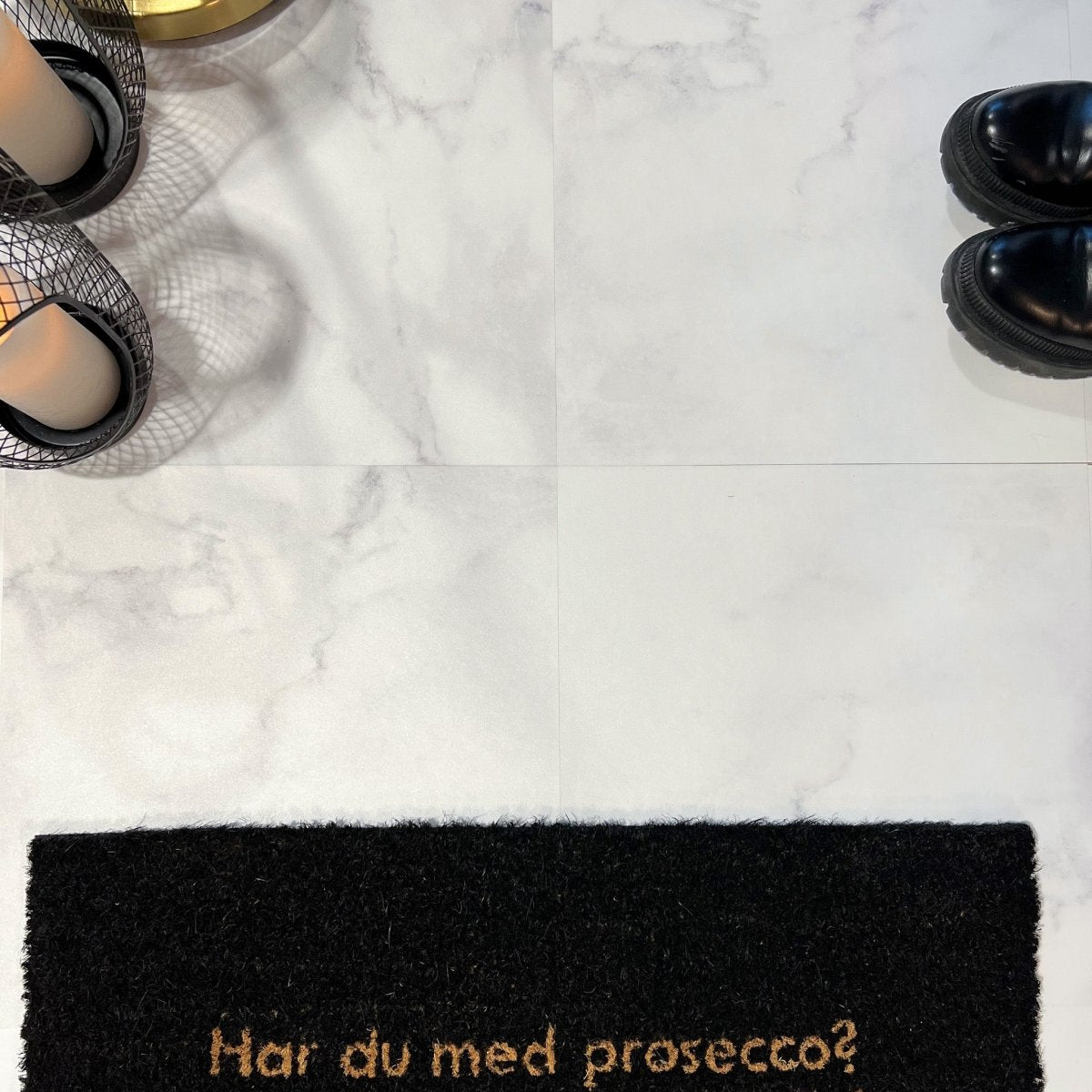 Vareprøve: Athena hvit marmor selvklebende fliser - Lindas Dekor