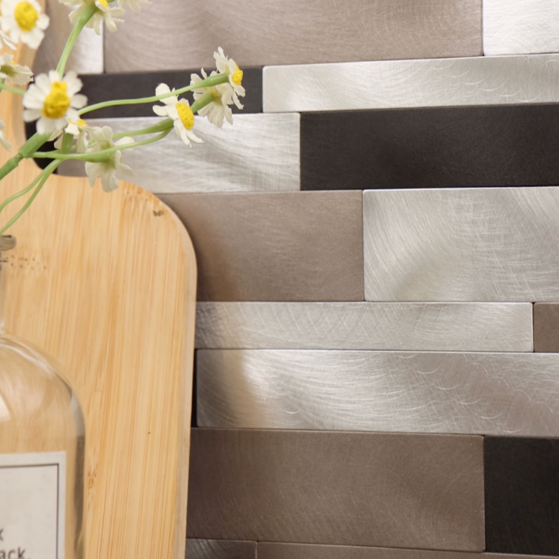 Tanya Stav metalliske fliser brukt som kjøkkenveggdekor