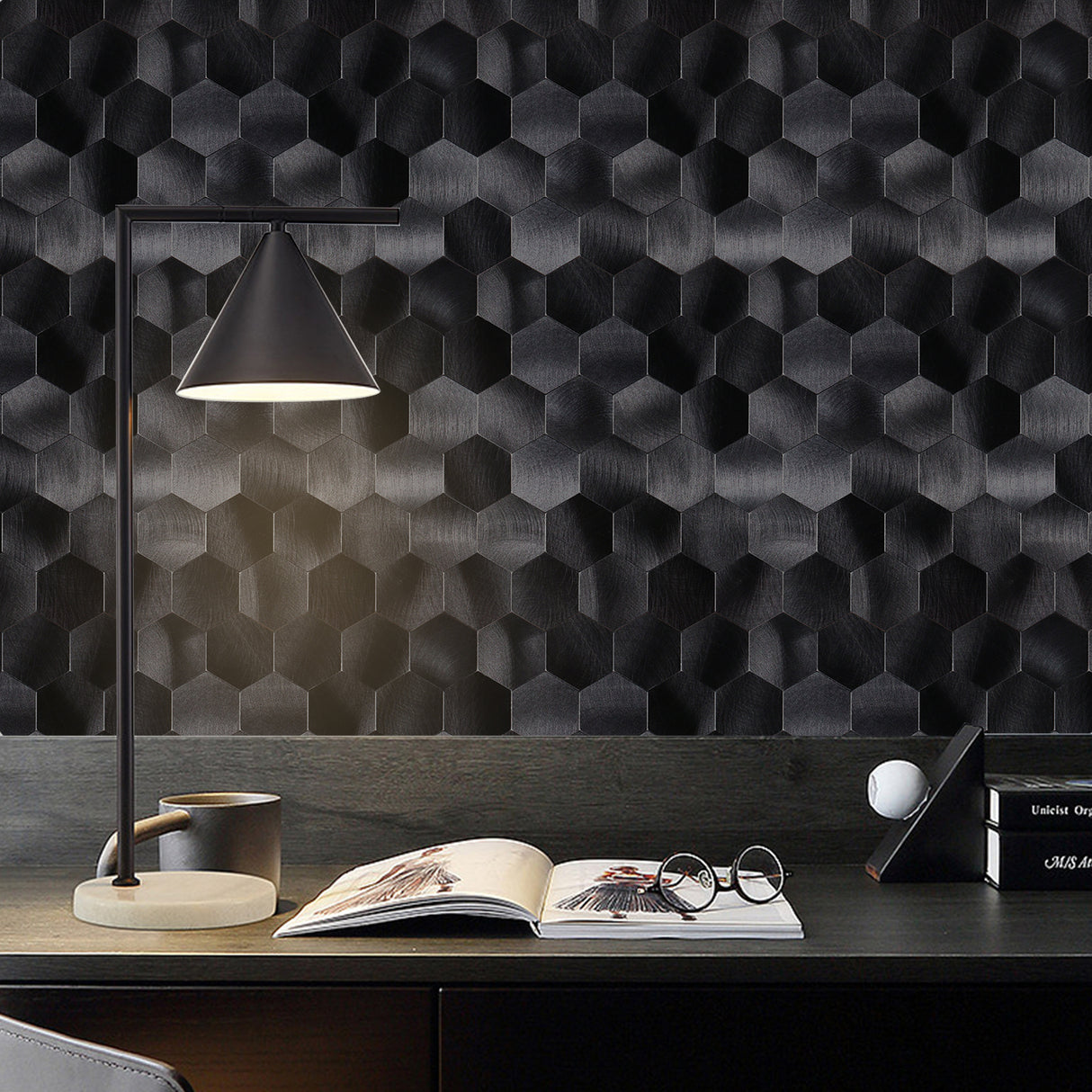 Selvklebende veggfliser i hexagon-mønster for en stilren oppgradering.