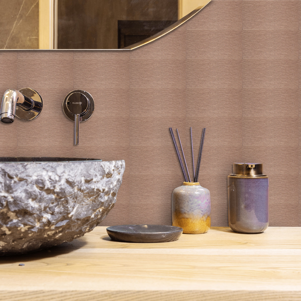 Vareprøve: Mayra selvklebende veggfliser