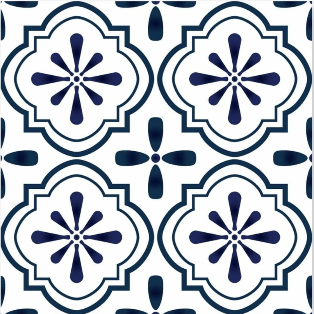 Nova blå selvklebende fliser imiterer et klassisk design i hvitt og blått. Denne passer godt til fornyelse av kjøkken og baderom.