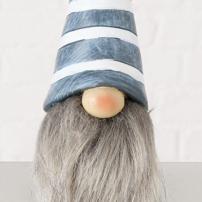 Bob nissefigur med blå stripete lue og langt grått skjegg – 20 cm julepynt