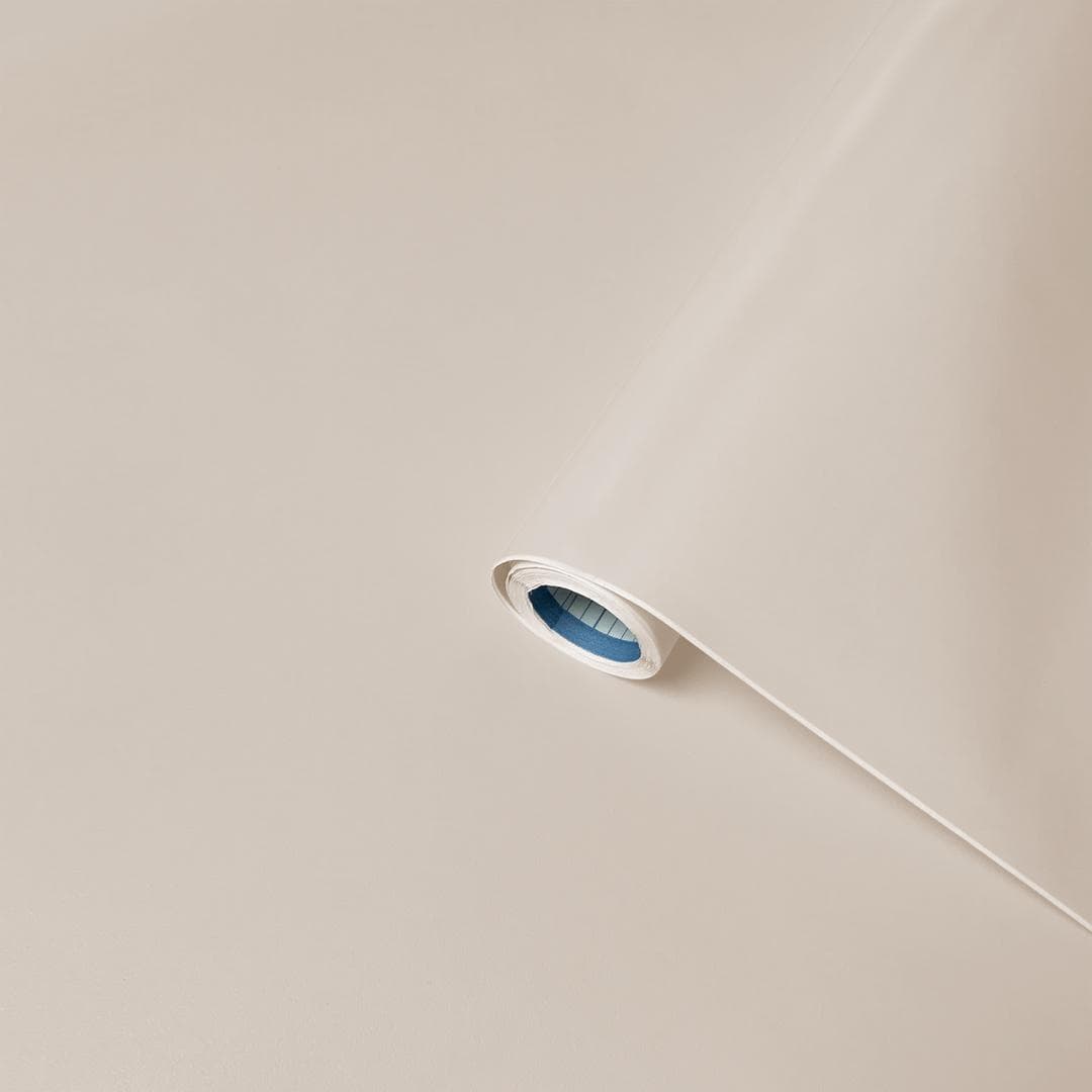 Premium beige matt kontaktplast er en populær bestselger som gir et ensfarget og moderne uttrykk. Passer godt til alle rom og møbler.