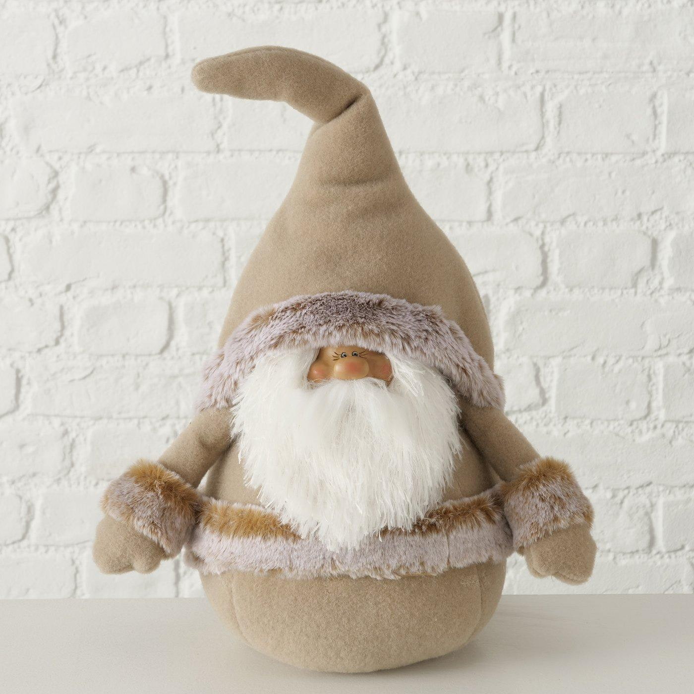 Brodie nissefigur foran hvit murvegg, 46 cm.