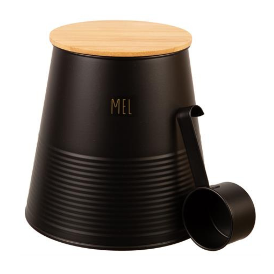 Metallboks til mel med naturlig bambuslokk og gulltekst – dekorativ oppbevaring.