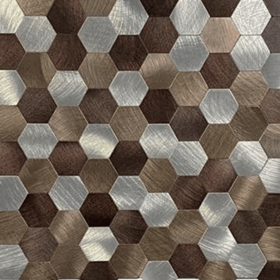 Bronse selvklebende veggfliser imiterer fliser i varianter av bronse. med innslag av aluminium. Denne er populær til å fornye kjøkken-vegger.