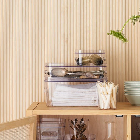 SmartStore Compact Clear oppbevaringsboks på benk med plante