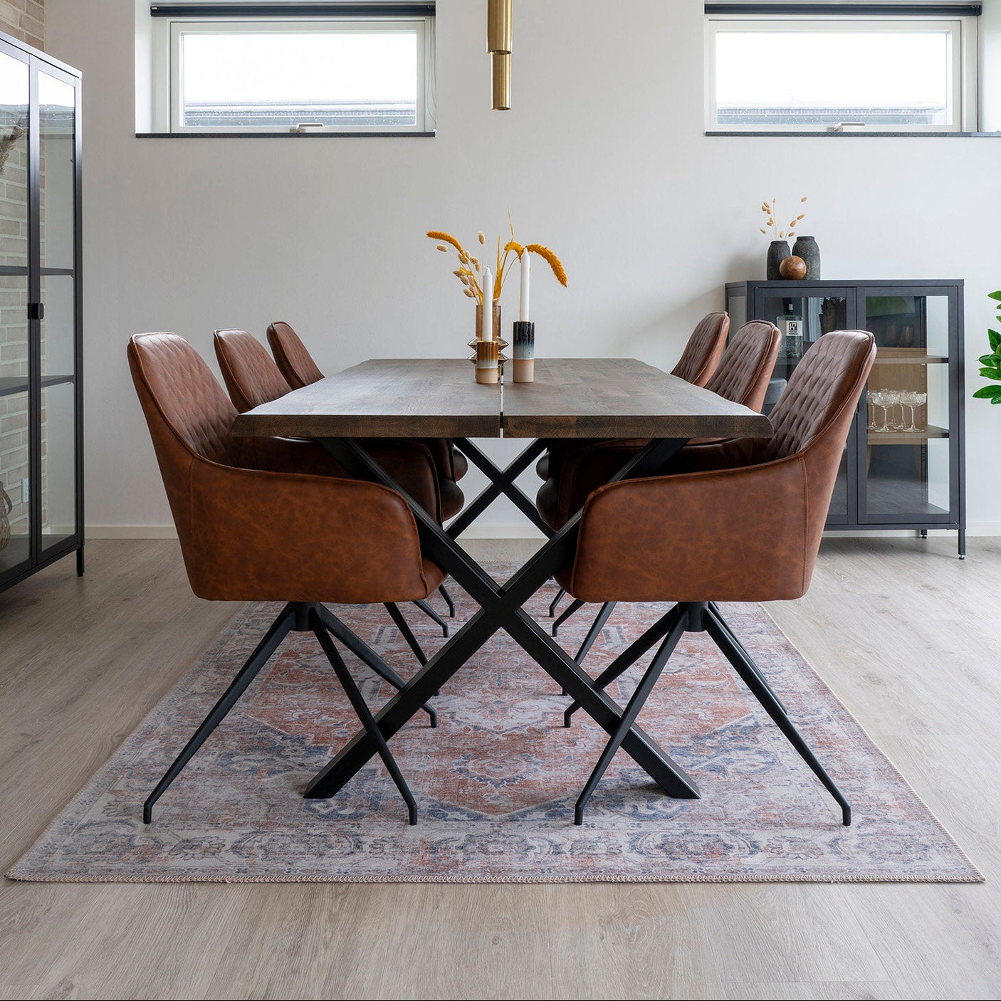 Harbo dreibar spisestol brun PU-skinn