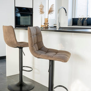 Middelfart barstol mikrofiber lys brun med sorte ben