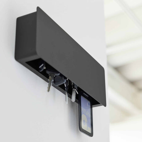 Moderne nøkkelskap i teksturert matt sort til hjem og kontor