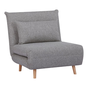 Marlow sovesofa i grå tekstil med naturben, sett fra siden.