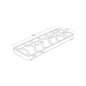 Kjøkkenorganisator i hvitt for trygg oppbevaring av skåler i ulike størrelser.