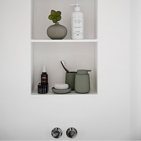 Nova One Matcha Green plassert ved servant