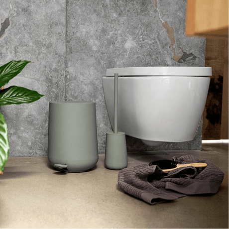 Nova Matcha Green spann plassert ved toalett