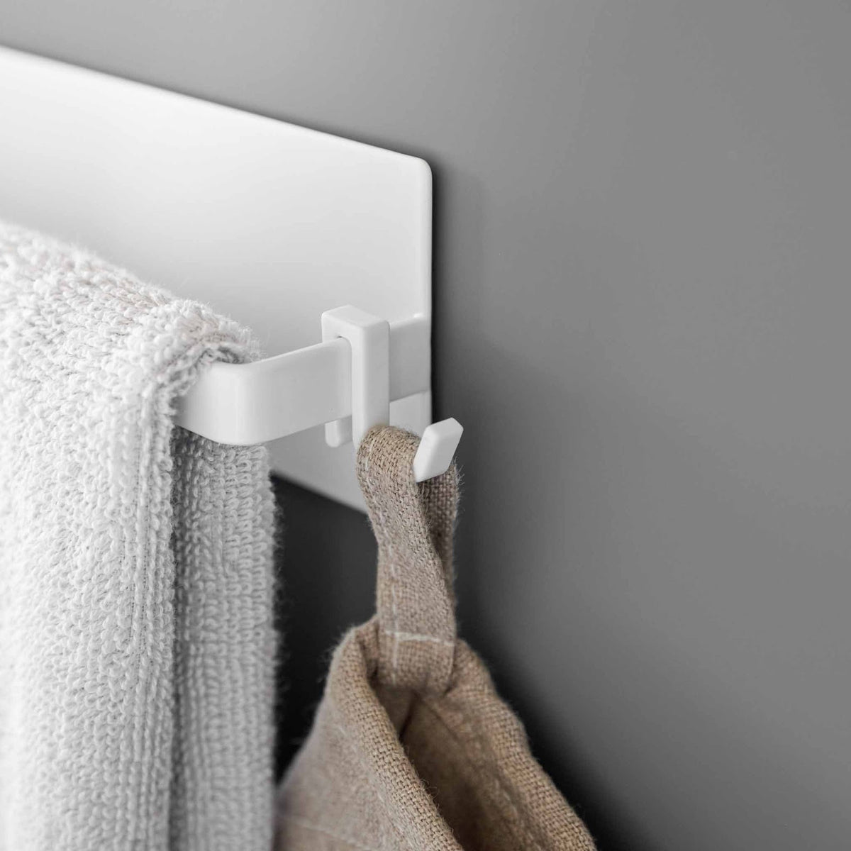 Selvklebende håndkleholder til kjøkken og bad
