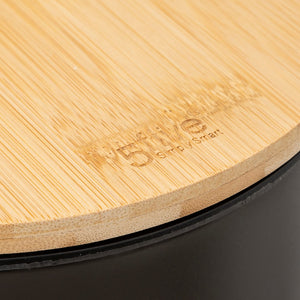 Nærbilde av pedalen på pedalbøtta