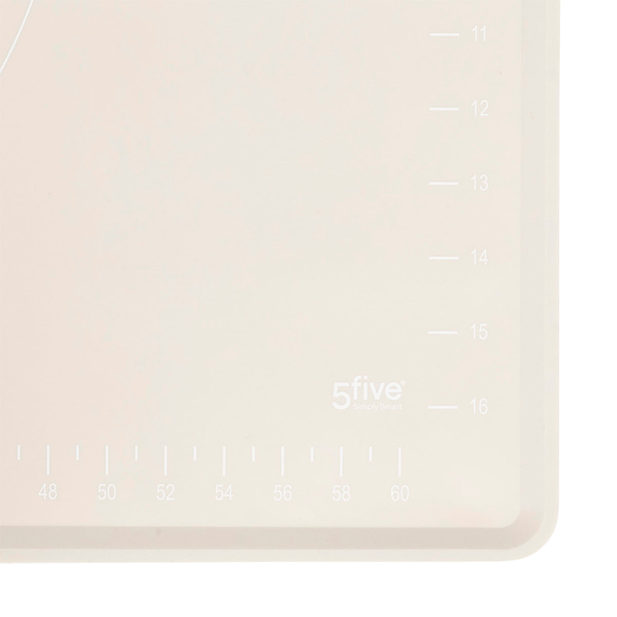 Stor beige silikonmatte med målemarkeringer til baking