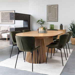 "Rundt spisebord i natur eik med mulighet for utvidelse fotografert i kvadratisk format"