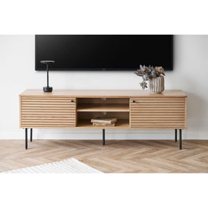 TV-benk 150 cm med 2 dører og 2 hyller i lys eikefiner – Kyoto fra House Nordic