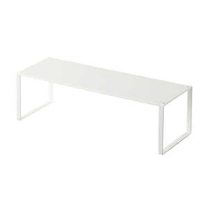 Hvit skohylle i stål med minimalistisk design