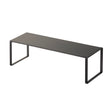 Skohylle i sort stål med minimalistisk design