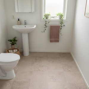 Ferdig lagt gulv med Leah fliser i varm betongdesign