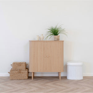 Naturfarget Nikko skjenk med to dører fra House Nordic