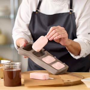 Hjemmelaget smoothieis i silikonform